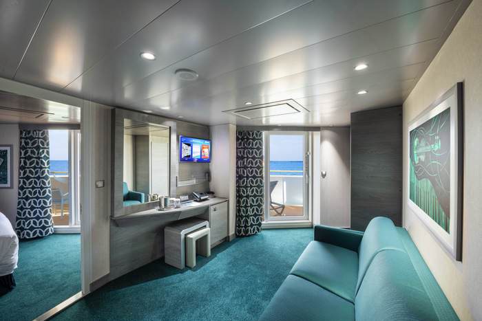 MSC Cruises MSC Virtuosa Premium Suite Aurea With Terrace And Whirlpool SLJ ©MSC Rights.jpg